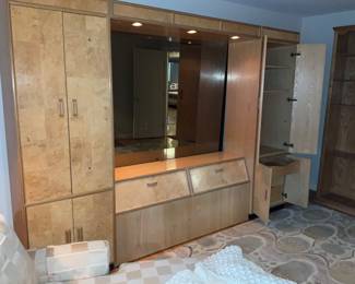 Henredon, Scene Two, Matching chest . Queen size