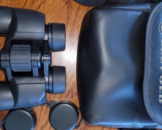 Leupold,  binoculars,  