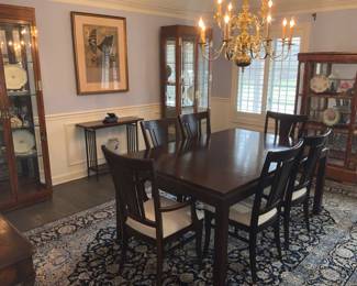 Dining Room table w/6 Chairs & 2 leaves, Espresso Color. 