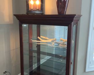 Glass display cabinet, side entrance. 