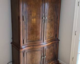 Henredon cabinet