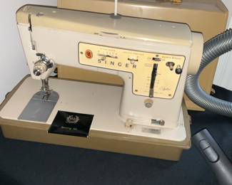Singer Sewing Machine 