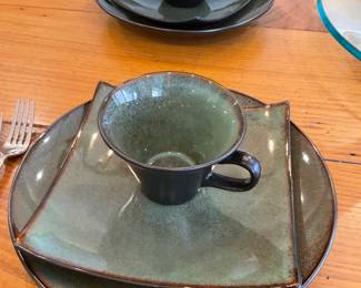 Gibson, Gabbay Fusion, Ceramic Plates, 31 pieces 