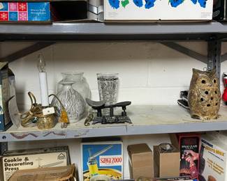 Assorted accessories.