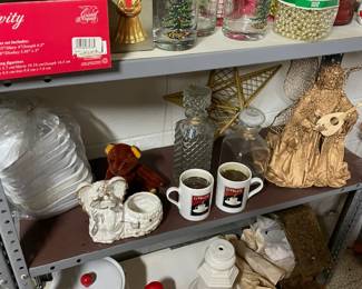 Assorted decorative items.