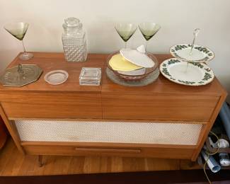 Telefunken stereo with vintage glassware.