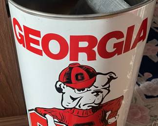 Georgia Bulldogs trash can.
