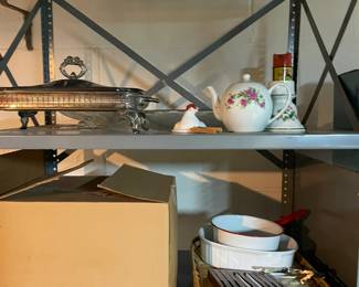 Assorted decorative items.