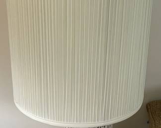 Vintage pair blanc de chine Asian white ceramic table lamp Hollywood Regency Mint.