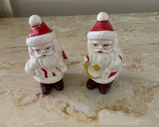 Vintage Santa Salt & pepper shakers.