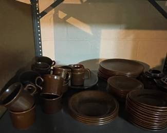 VINTAGE WEDGWOOD STERLING BROWN set of plates OVEN TO TABLE.