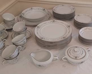 Set of Rose China Gainsborough 