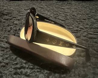 Louis Vuitton Plastic Sunglasses with Case