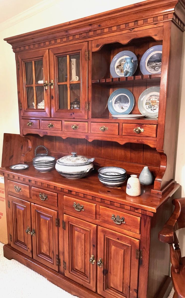 Link Taylor Colonial Pine Hutch