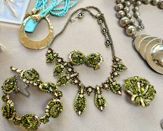 Hollycraft jewelry set 