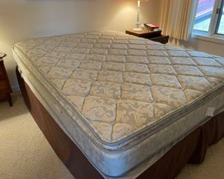 queen bed, clean mattress