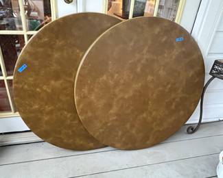 Round folding tables