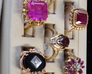 Assorted Gold rings 