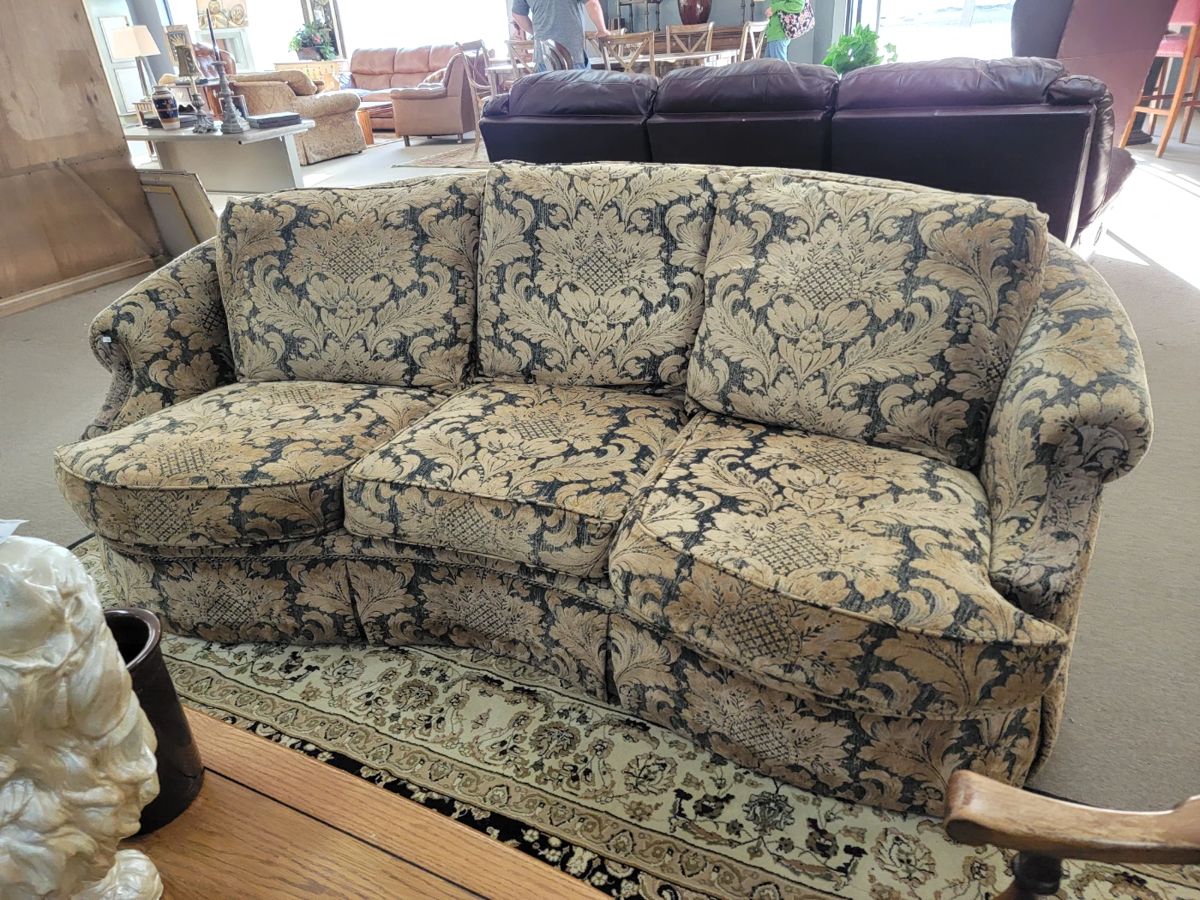 MK CONSIGNMENT STORE LIQUIDATION in Wichita, KS starts on 3/6/2024