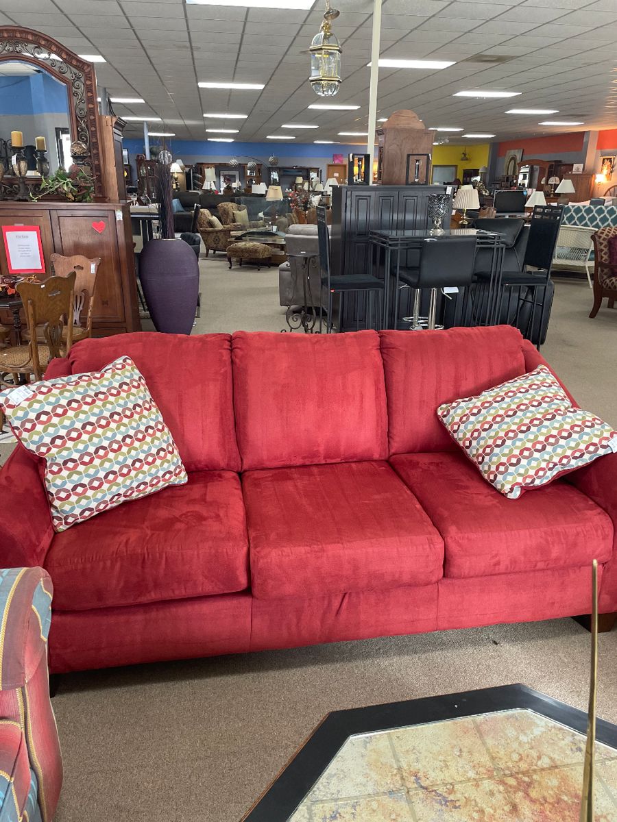 MK CONSIGNMENT STORE LIQUIDATION in Wichita, KS starts on 3/6/2024