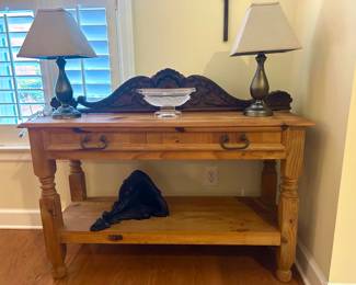 Pine Server Table