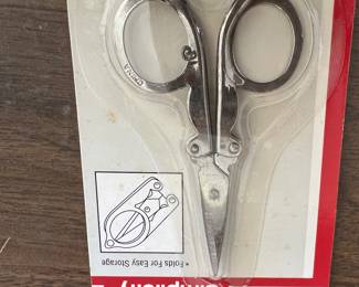 Mini folding scissors