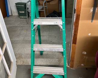 Step ladder 
