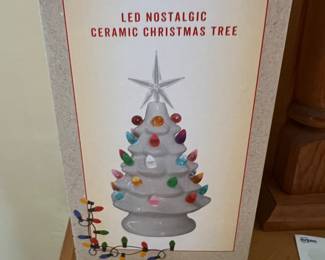 Lite ceramic Christmas tree