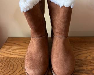 Women’s boots size 8 1/2