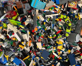 Soooooooo many LEGOS!!