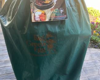 Green egg egg XL. Comes with accessories and a cover.