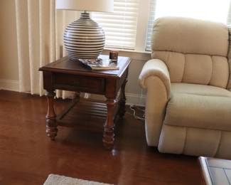 Haverty's Coffee Table & side Tables