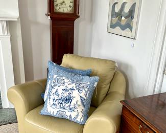 Itailia Leather Chair - Swivel