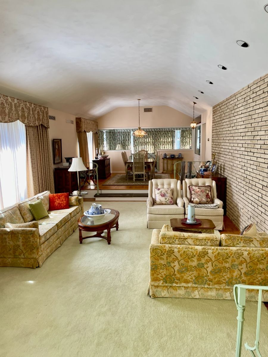 BUCKINGHAM ESTATE SALE Easton, CT starts on 3/15/2024