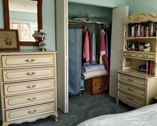 French provincial bedroom furniture