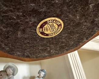 C172 - $60. Pipes & Pipe Stand. Decatur Industries Walnut