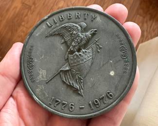 C173 - $5. Bicentennial Paperweight. 