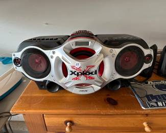 C117 - $25 xplod boom box