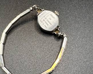 J10 - $200. 14 kt gold Lady Hamilton. Band is NOT gold. 