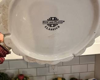 C146 - $40 Set of Canisters (they do have minor chips)