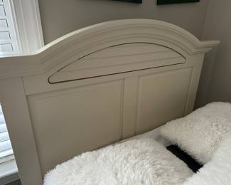 C103 - $225. Twin Size off white bed. (Clean Mattress included if you want it.) Excellent Condition. 
