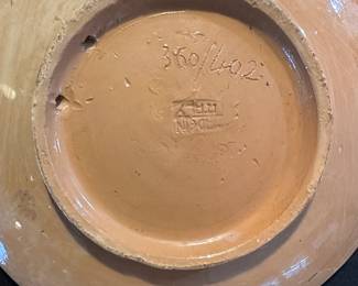 C16 - $30 - Made in Italy Terra Cotta Plate (can be wall hung) #360/402. 