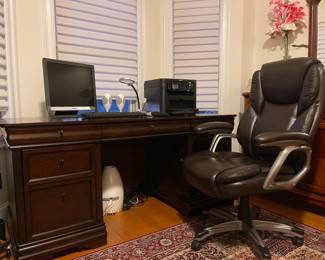 Executive desk Leather Chair