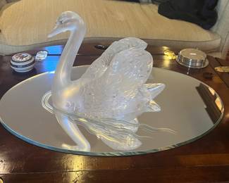 LALIQUE Large Swan Head up Swimming on a Water Mirror