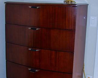 Wooden five drawer dresser