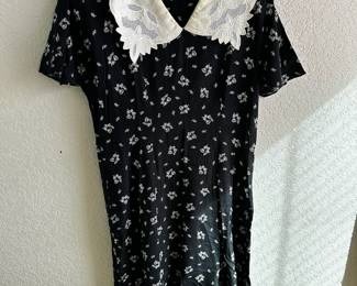 Virgo II Black/White Floral Midi Dress
