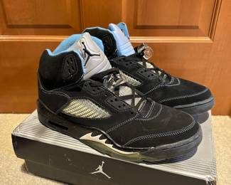 Jordan 5 Retro Black/University Blue Shoes