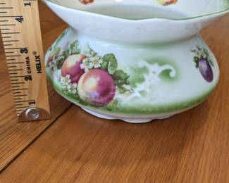 Three Crown Germany China spittoon side