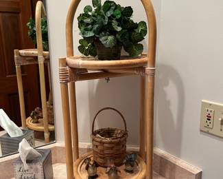 Nice Home Decor, Rattan side table