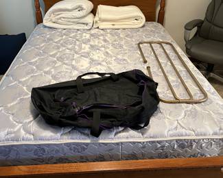Oak bed with mattress/box springs